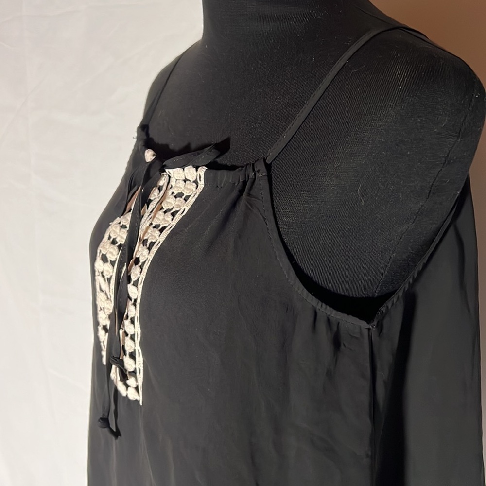 Rue21 Tank Top with Embroidery Detail, size XS - Picture 3 of 16